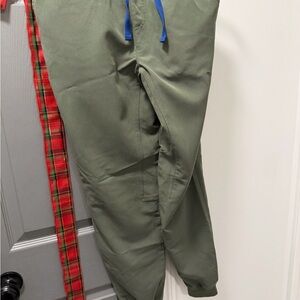 Figs men’s jogger scrub pants